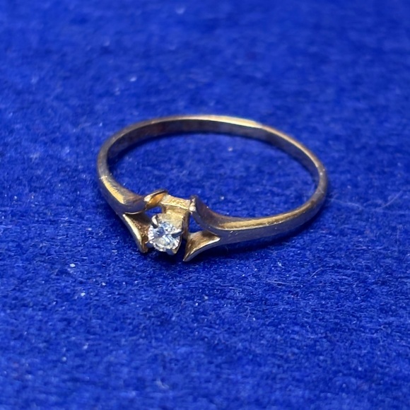 Vintage 14K Gold Ring Diamond Centre Stone - Picture 3 of 10